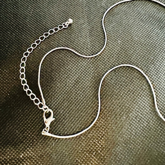 Sparkly Superstar Silver Toned Necklace W/ 3 Pav’e Clear Stone Graduated Stars - Picture 8 of 8